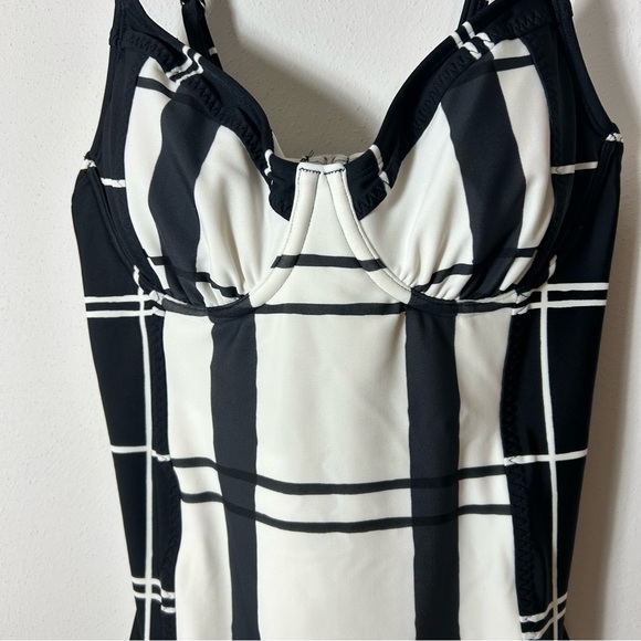 Athleta Black and White Plaid One Piece Underwire Swimsuit 34 B/C Tall - Picture 4 of 10